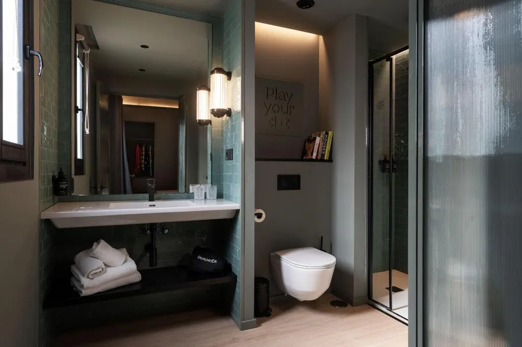 Room, Chic & Basic Dot, Madrid