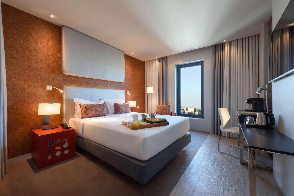 DOUBLE DELUXE PREMIUM Room, Melia Lisboa Aeroporto, Lisbon