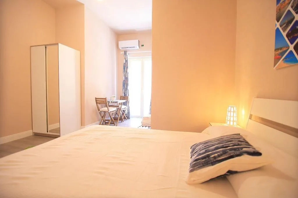 Room, Gioeni Ventidue, Catania