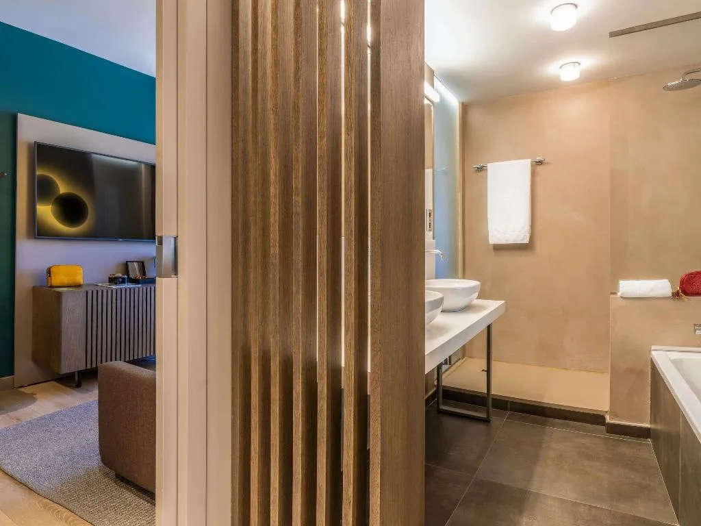 JUNIOR SUITE STANDARD Room, Novotel Madrid Feria and Airport, Madrid