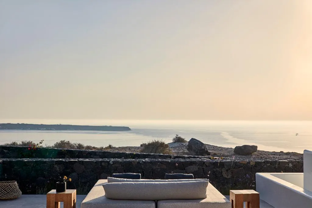 VILLA TWO BEDROOMS WITH PRIVATE POOL Room, Canaves  Epitome, Santorini