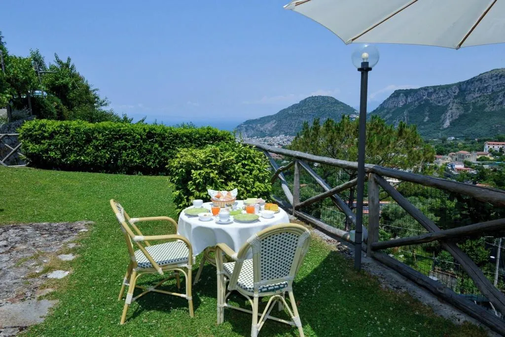 Terrace, B&B Villevieille, Naples
