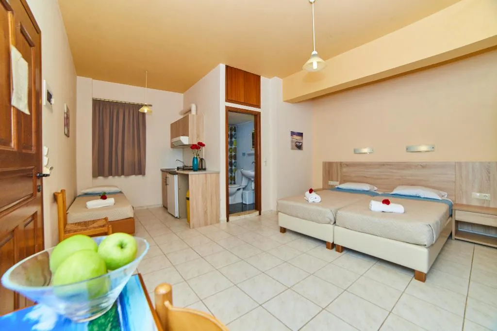 STUDIO CAPACITY 3 Room, Villa Diasselo, Crete