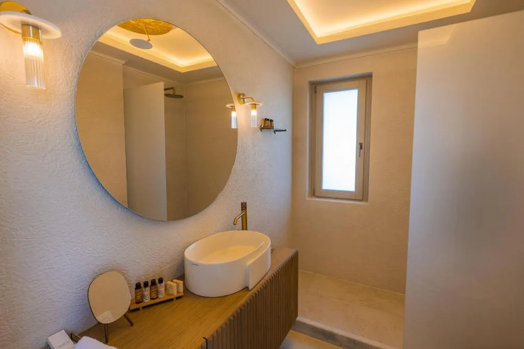 Room, La Madeleine Oia, Santorini