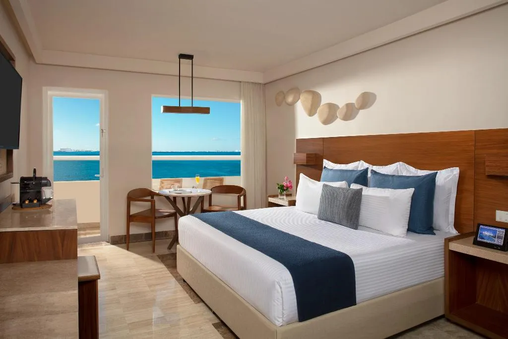 DOUBLE OCEAN VIEW WITH BALCONY Room, Dreams Sands Cancun, Cancun Area