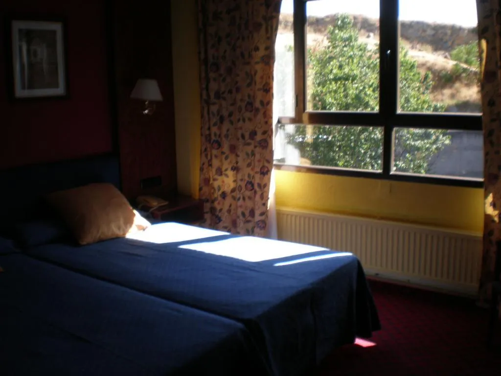 TWIN INNER Room, Corregidor, Madrid
