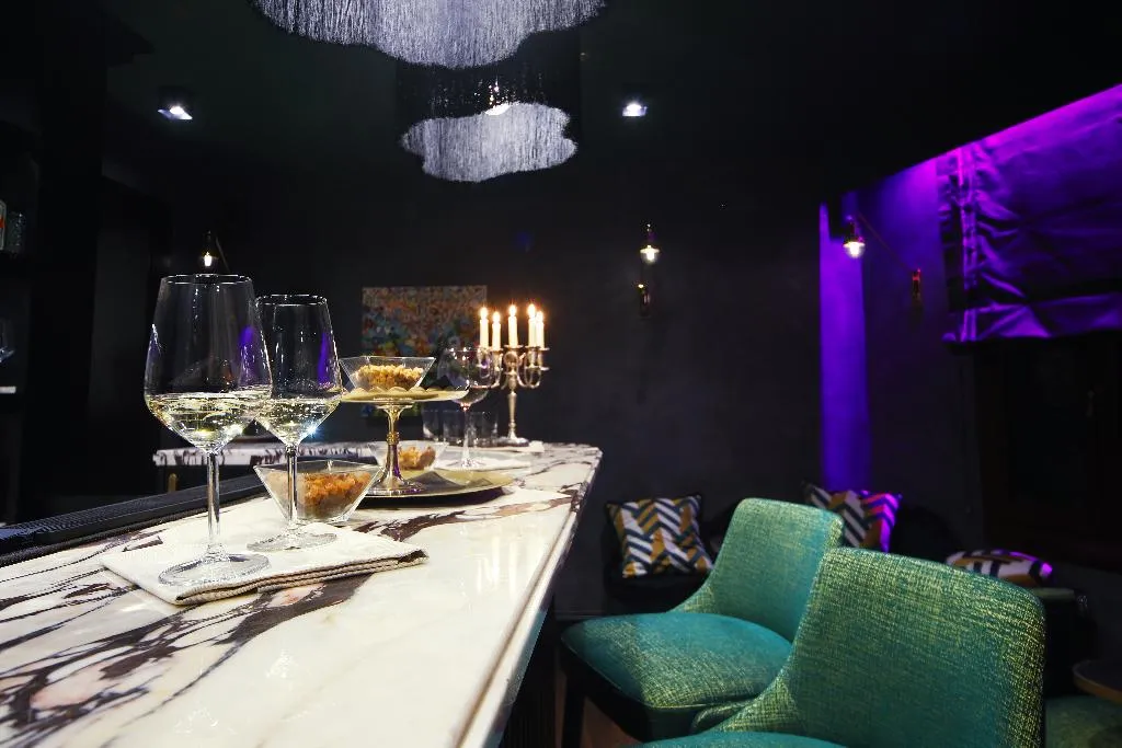 Bar, Aqua Palace, Venice
