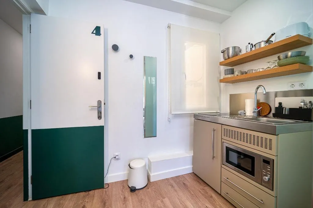 Room, Angelitomad, Madrid