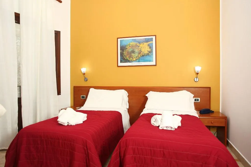 Room, Albergo Maccotta, Palermo