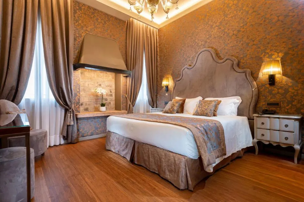 DOUBLE DELUXE Room, Canaletto, Venice