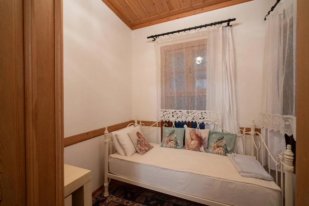 APARTMENT THREE BEDROOMS TWO BATHROOMS Room, Cedrus Hotel, Antalya