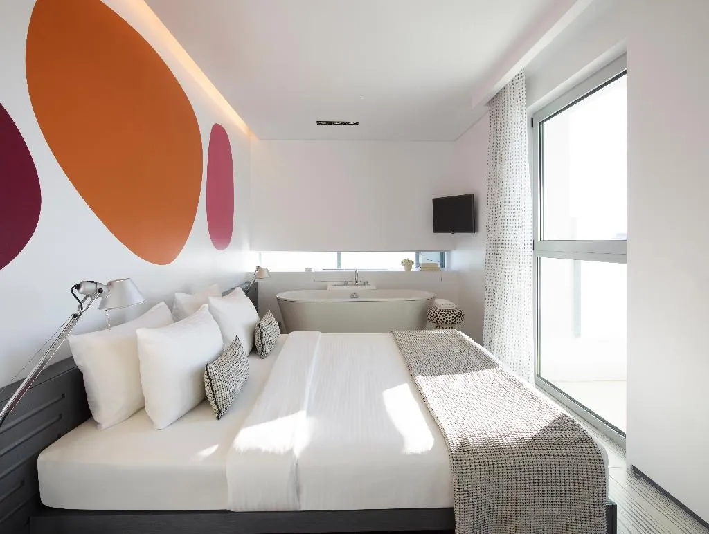 DOUBLE STANDARD Room, Fresh, Athens