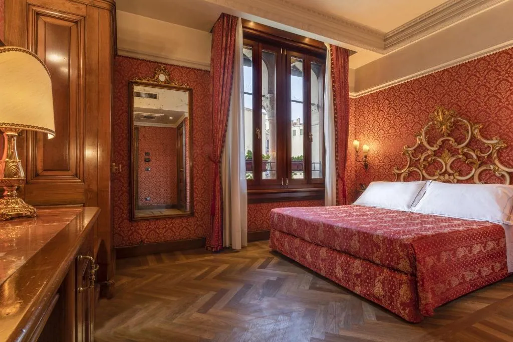 Room, Palazzina Veneziana, Venice