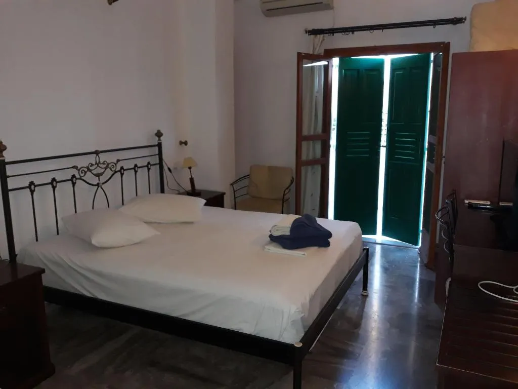 Room, Ifestia, Santorini