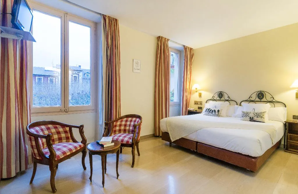 Room, Andria, Costa Brava