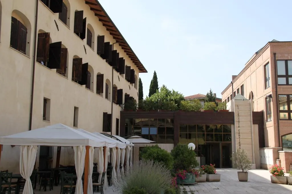 Restaurant, La Vecchia Cartiera, Florence