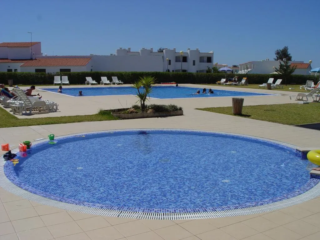 Pool, Quinta das Figueirinhas and Quintinha Village, Algarve