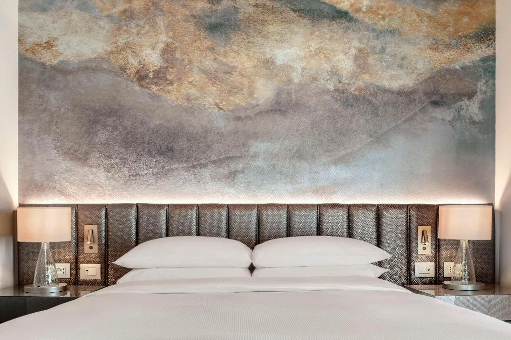 DOUBLE SUPERIOR QUEEN BED Room, Hilton Molino Stucky Venice, Venice