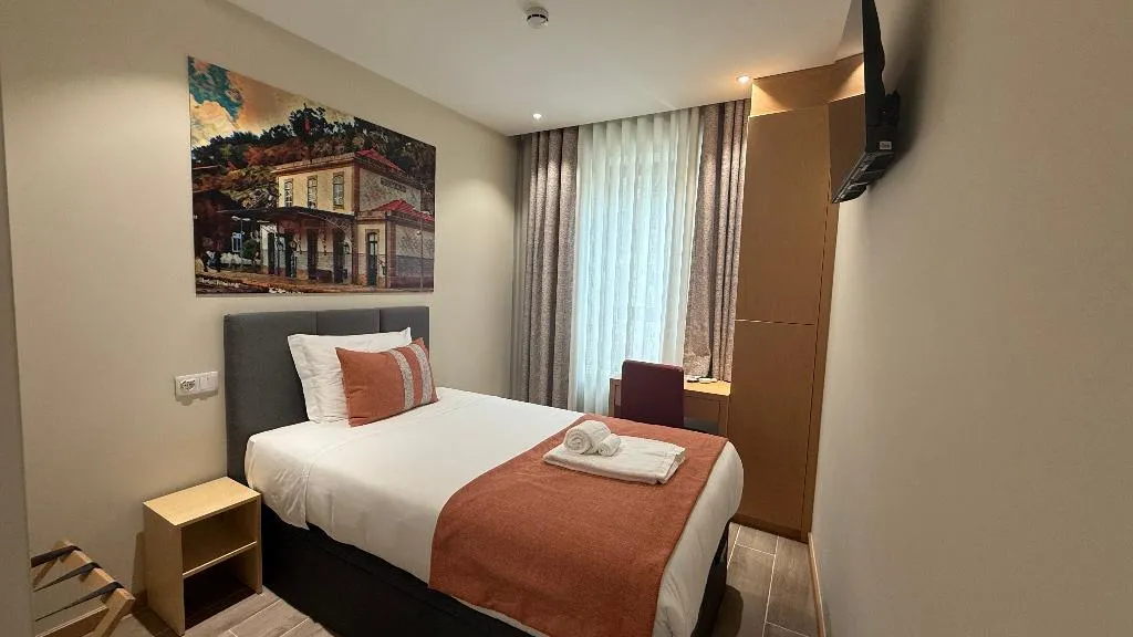 SINGLE STANDARD Room, Oporto Station Hostel & Rooms, Porto