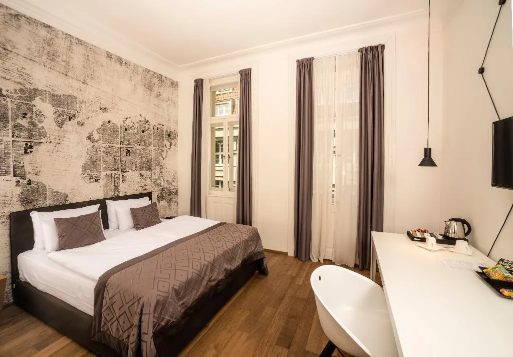 DOUBLE STANDARD Room, Golden Crown, Prague