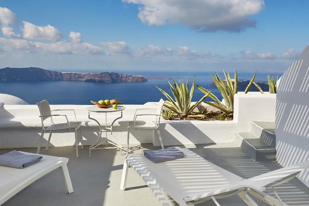 JUNIOR SUITE STANDARD Room, Andromeda Villas, Santorini