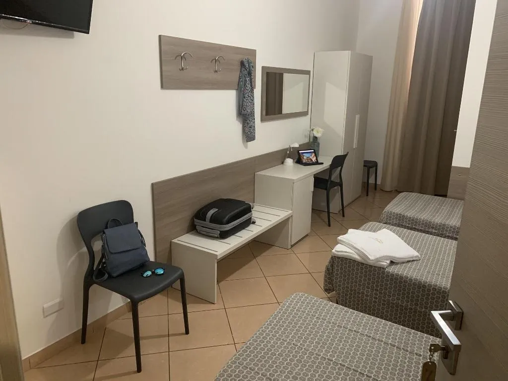 Room, Hotel Siro, Milan