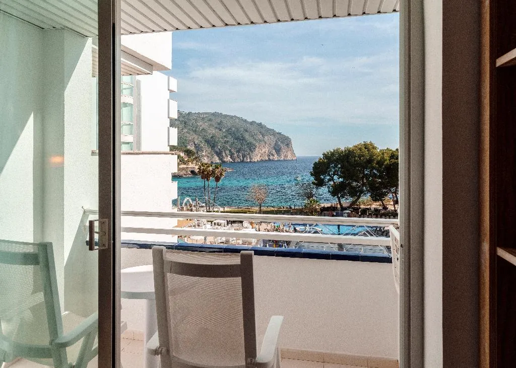 DOUBLE OCEAN FRONT Room, Alua Gran Camp de Mar Hotel, Majorca