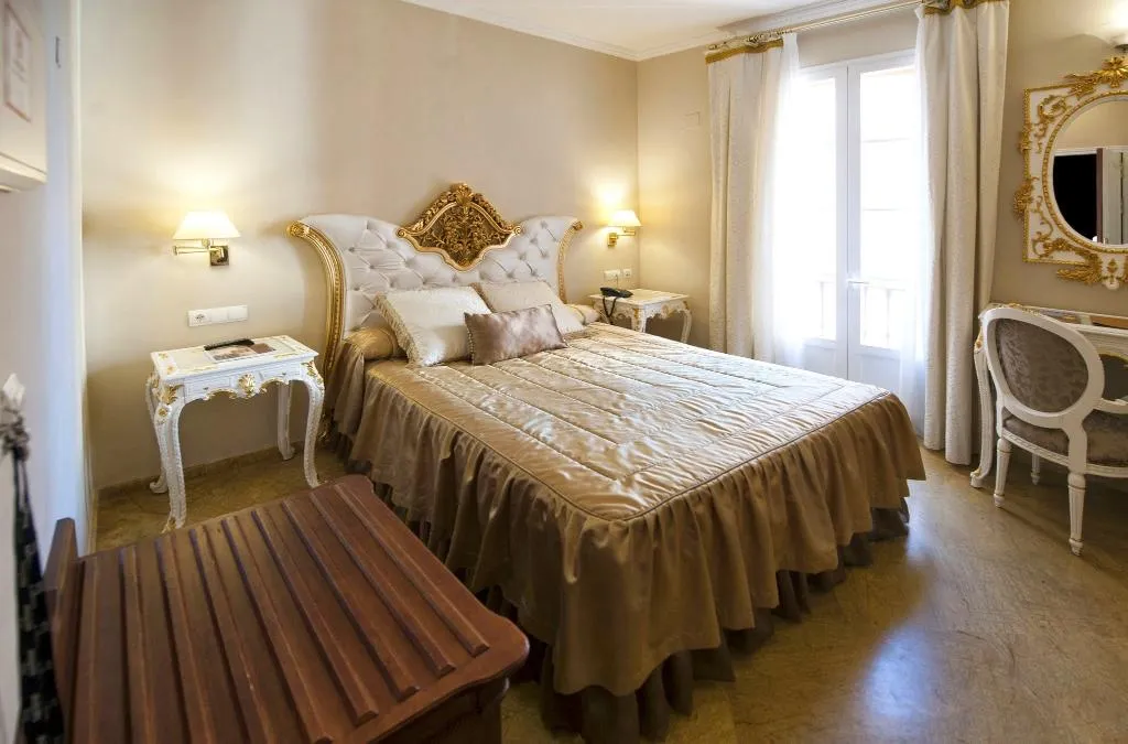 DOUBLE SUPERIOR Room, Adriano Hotel, Seville