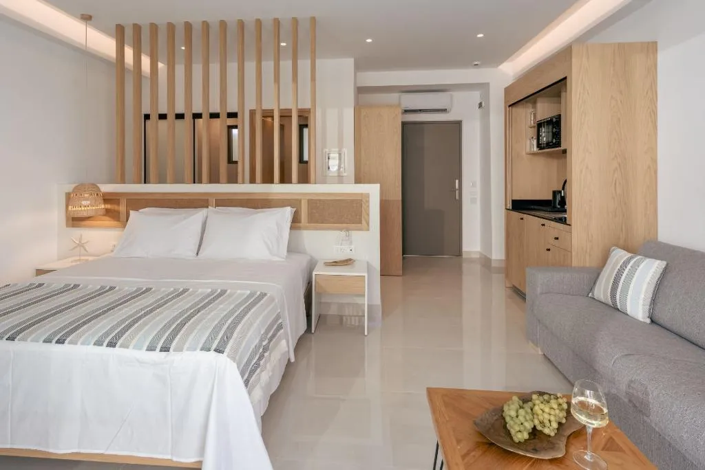 SUITE DELUXE Room, Galazio beach resort, Crete