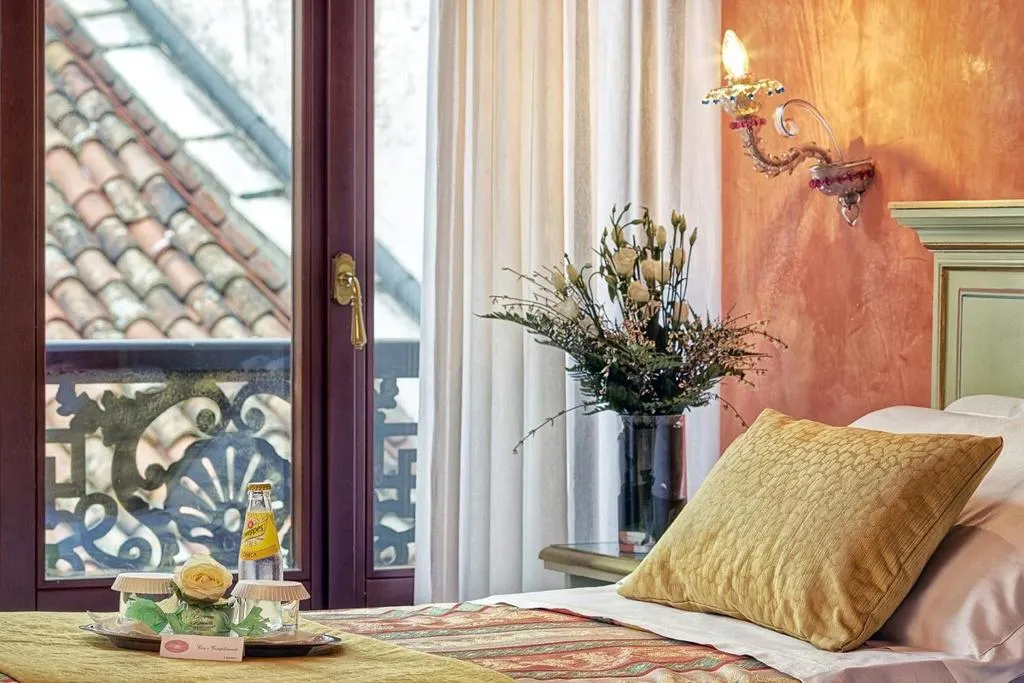 Room, Firenze, Venice