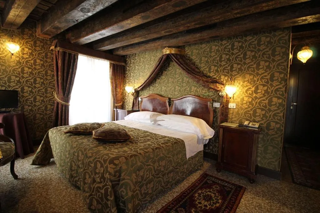 DOUBLE CLASSIC Room, Palazzo Abadessa, Venice