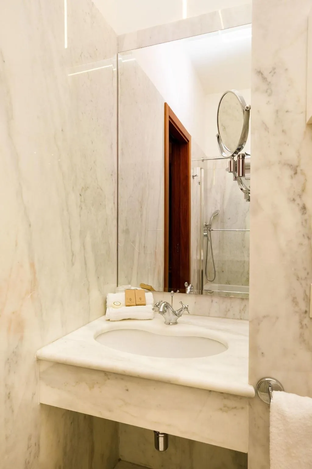 QUADRUPLE SUPERIOR WITH DOUBLE BED Room, Hotel Palazzo Guardati, Naples