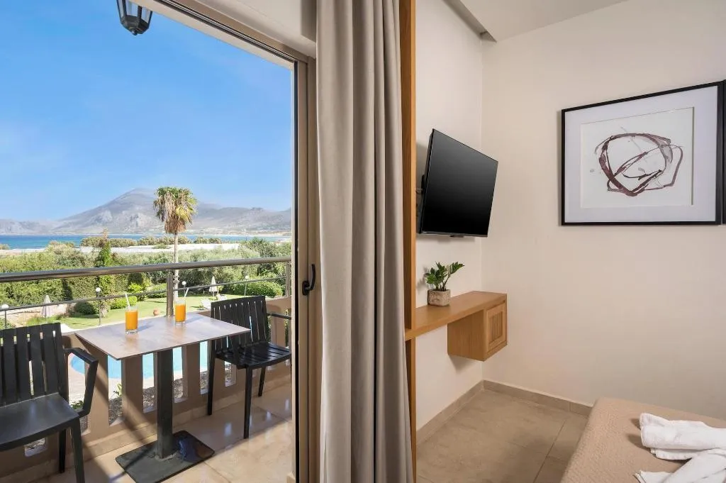 Room, Petritos Rooms And Studios, Crete
