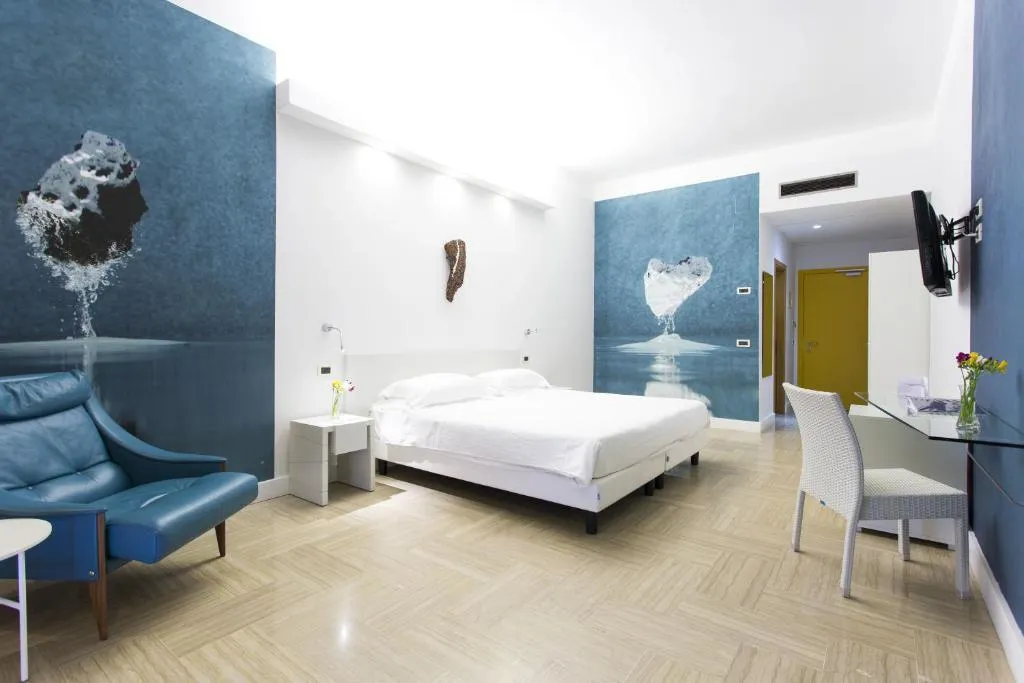 JUNIOR SUITE SEA VIEW Room, Art Hotel Gran Paradiso, Naples