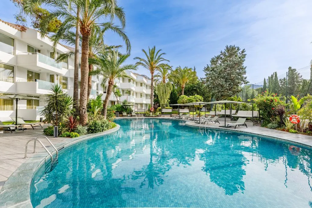 Pool, Hotel Illa D'or & Club Apartaments, Majorca