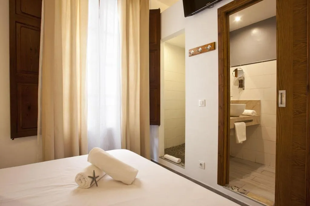 Room, Casal de Petra - Rooms & Pool, Majorca