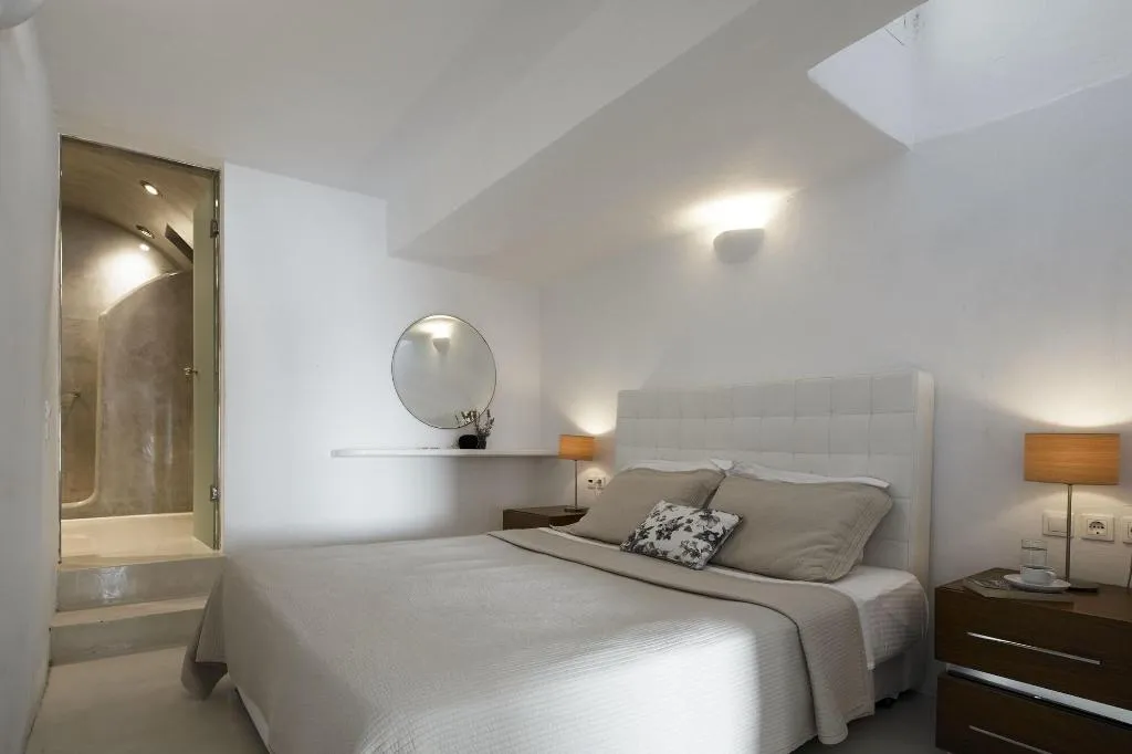 Room, Oia Suites, Santorini