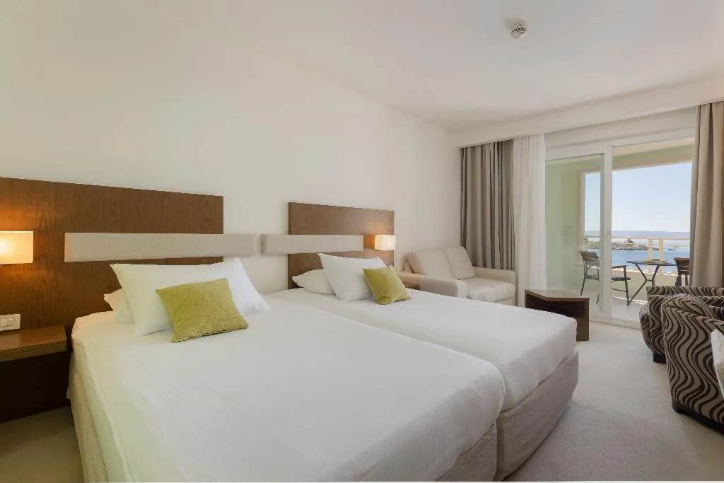 DOUBLE SUPERIOR WITH BALCONY Room, Park, Split