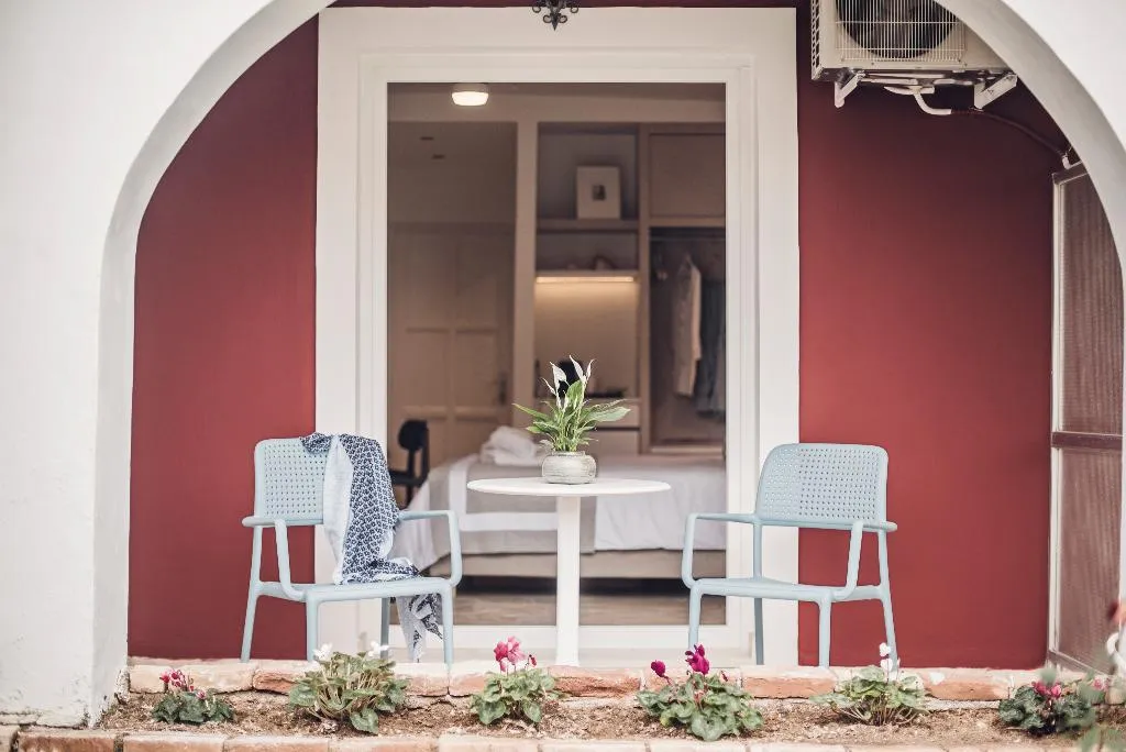 DOUBLE SUPERIOR GARDEN VIEW Room, Iliada Beach, Corfu