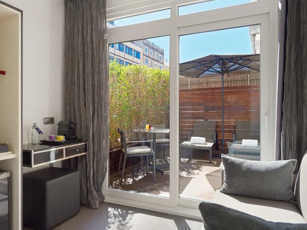 DOUBLE WITH TERRACE Room, H10 Catalunya Plaza-Boutique Hotel, Barcelona