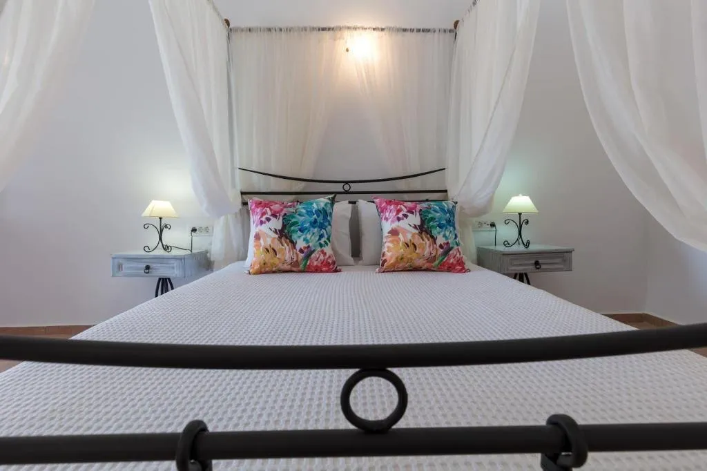 Room, Anchor Suites, Santorini