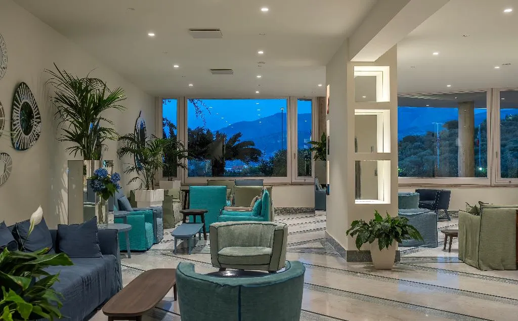 Lobby, Grand Hotel Vesuvio, Naples