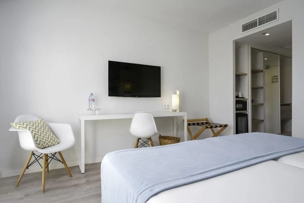 DOUBLE POOL VIEW Room, Aluasoul Mallorca Resort - Adults Only, Majorca
