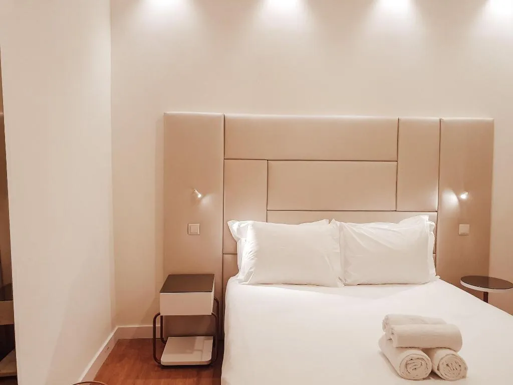 Room, Le Premier Lisbon Suites, Lisbon
