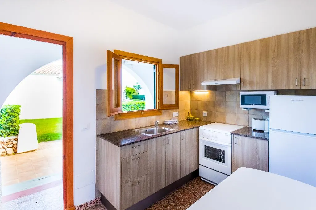 VILLA CAPACITY 6 THREE BEDROOM Room, Arenal Playa Menorca, Menorca