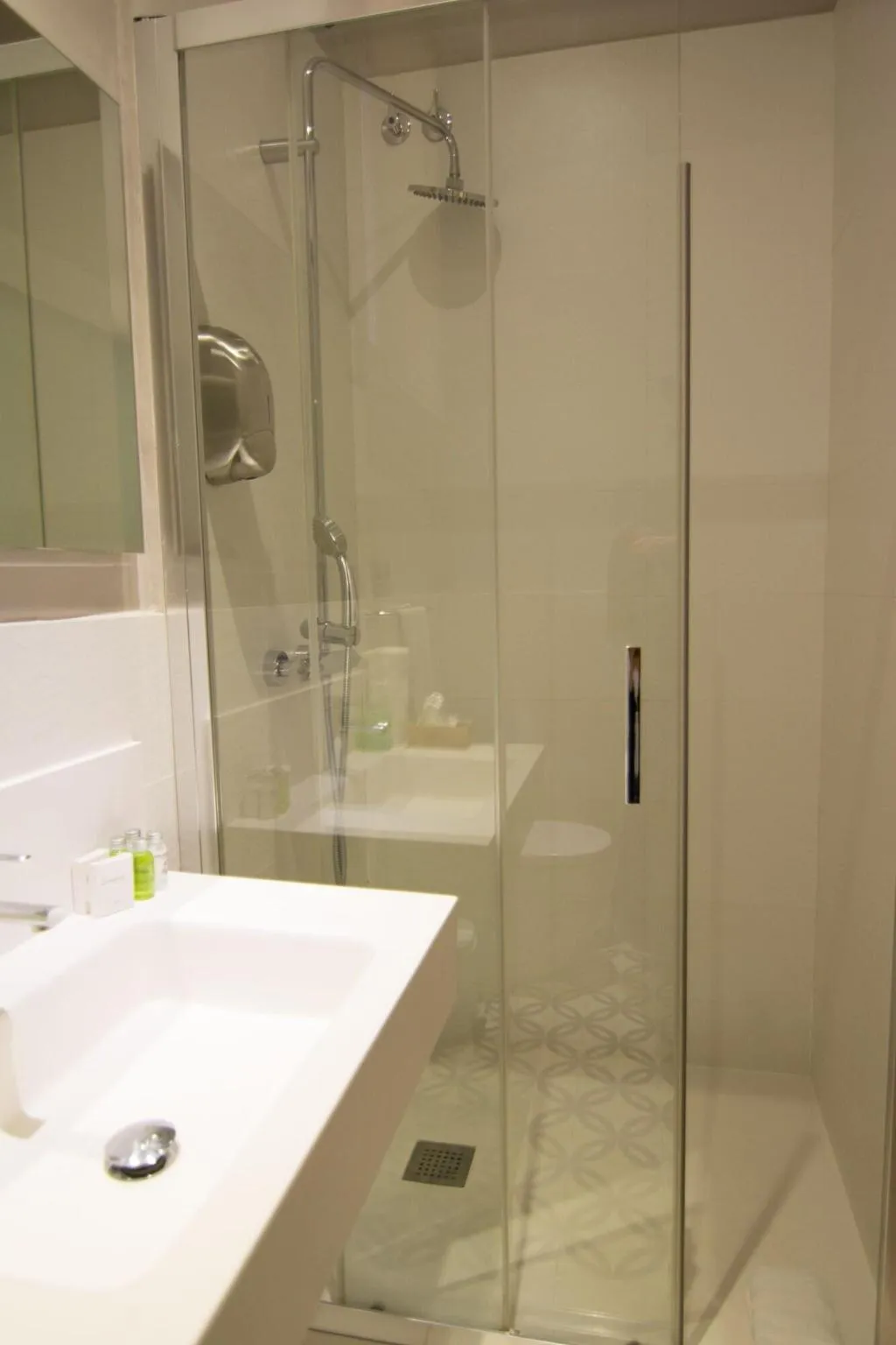 Room, Forgetmenot, Barcelona
