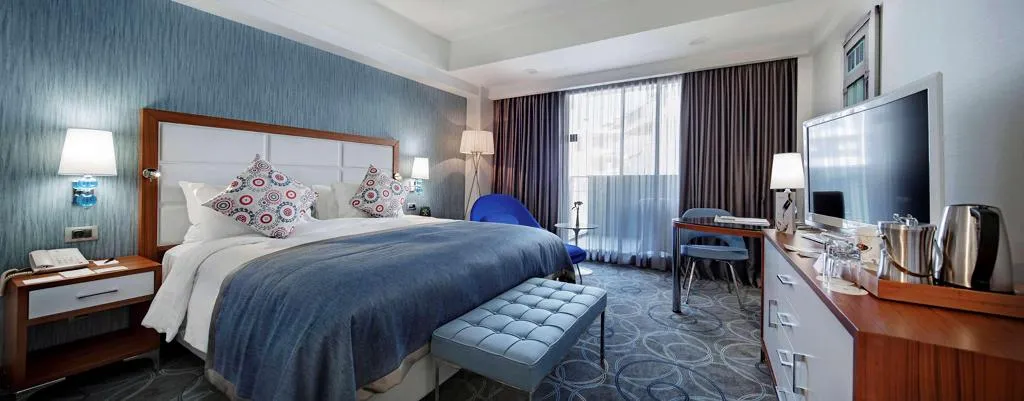 DOUBLE GUEST ROOM KING BED Room, DoubleTree by Hilton Kusadasi, Izmir