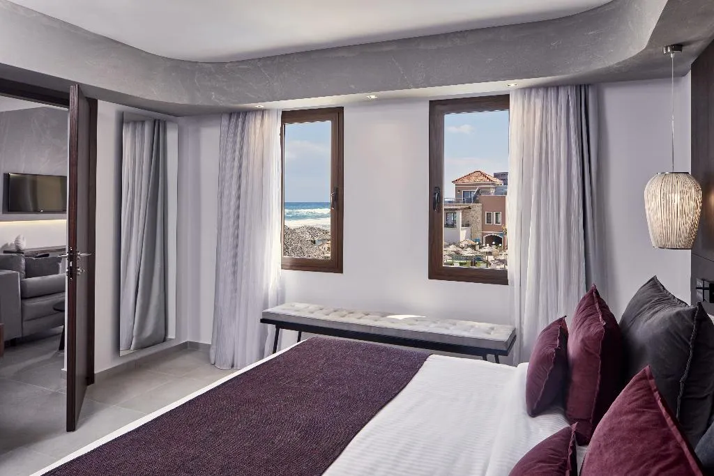 SUITE WITH PRIVATE POOL Room, Atlantica Caldera Palace, Crete