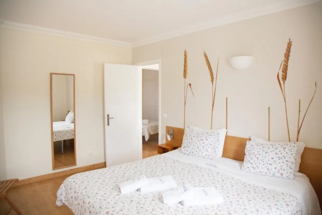 APARTMENT CAPACITY 6 TWO BEDROOMS Room, Sintra Sol Apartamentos Turisticos, Lisbon