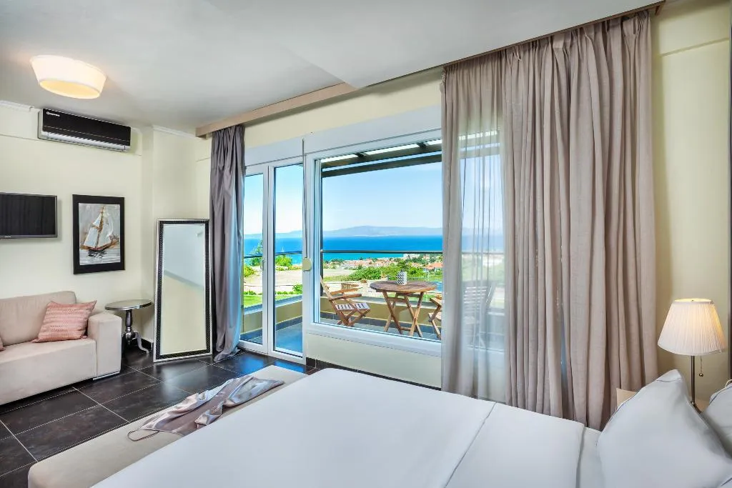 VILLA THREE BEDROOMS WITH PRIVATE POOL Room, Sunny Villas and Spa, Halkidiki